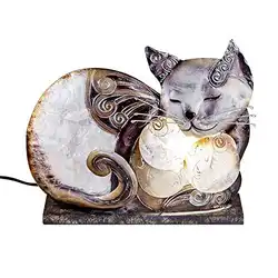 Une image de Une lampe de table en forme de chat, le cadeau idéal pour votre petite amie créative